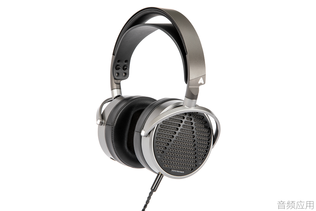 1063866d1681148533-audeze-releases-new-professional-studio-headphone-manny-marro.png
