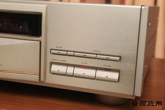 00_pioneer_7.jpg