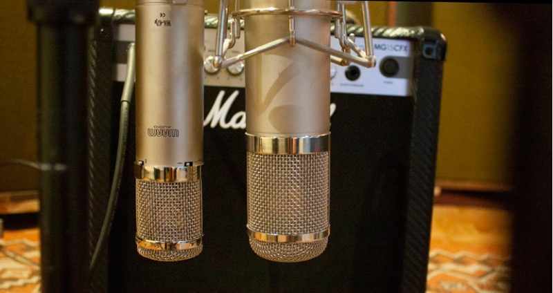 Warm-Audio-WA-47jr-left-Peluso-22-47-LE-right.jpg