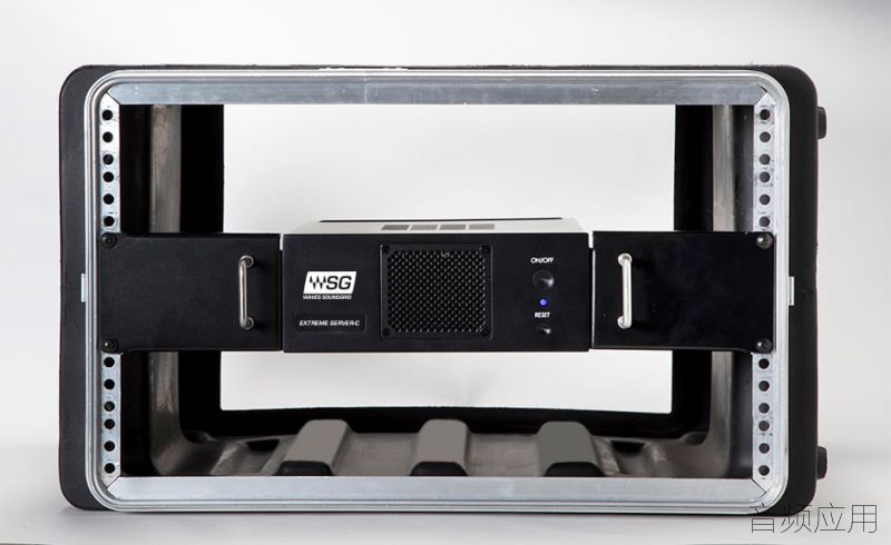 soundgrid-extreme-server-c-front-rack (1).jpg