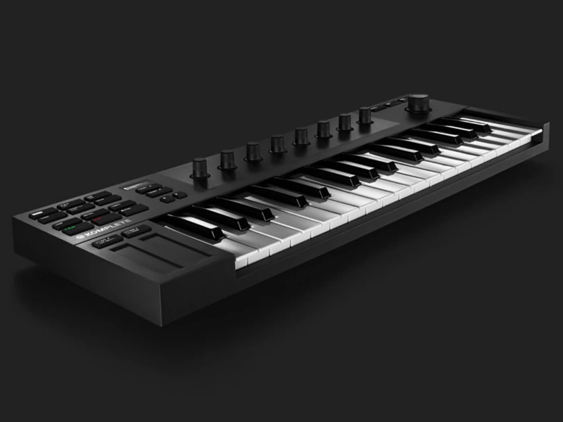 ALT-NATIVE-INSTRUMENTS-Komplete-Kontrol-M32@1400x1050.jpg