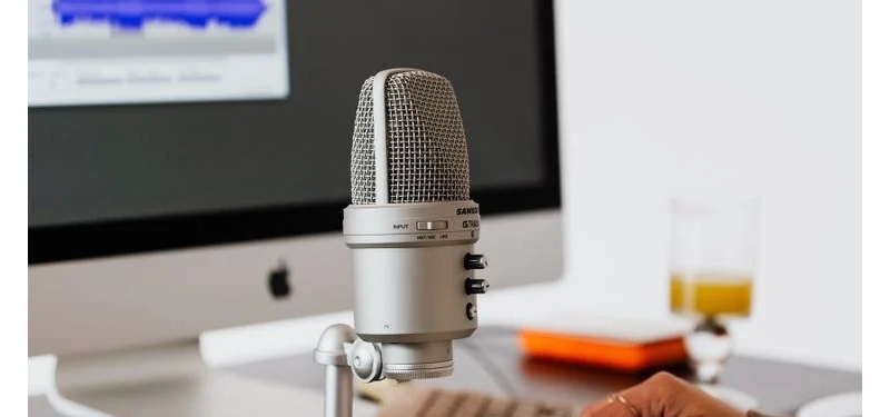 professional-microphone-mac.webp.jpg