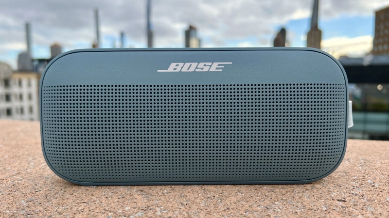 bose-soundlink-flex-blue-city-backdrop-3-scaled.webp.jpg