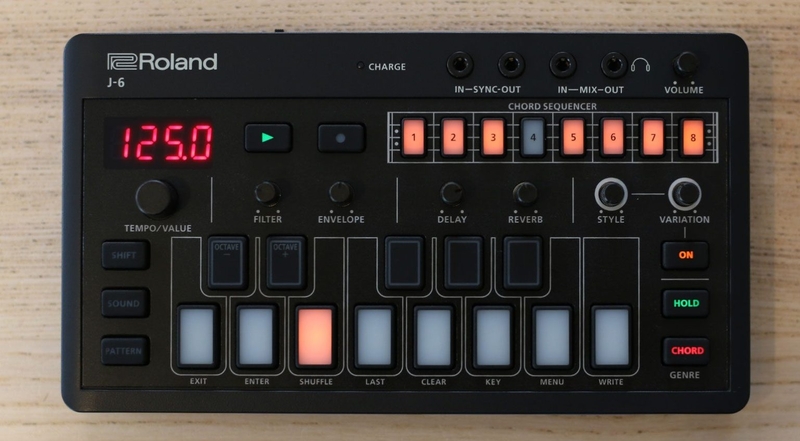 roland-aira-compact-j6top.jpg