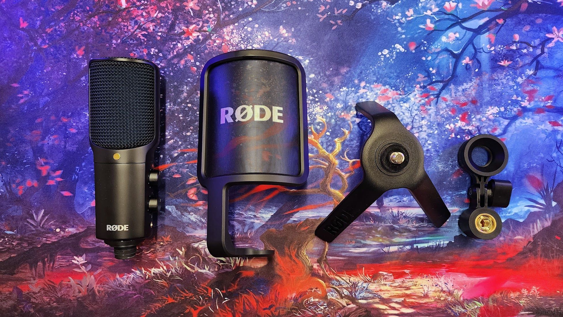 RODE_NT-USB_Plus_Unboxed.jpg