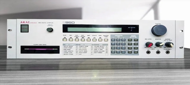 original-akai-s950.webp.jpg