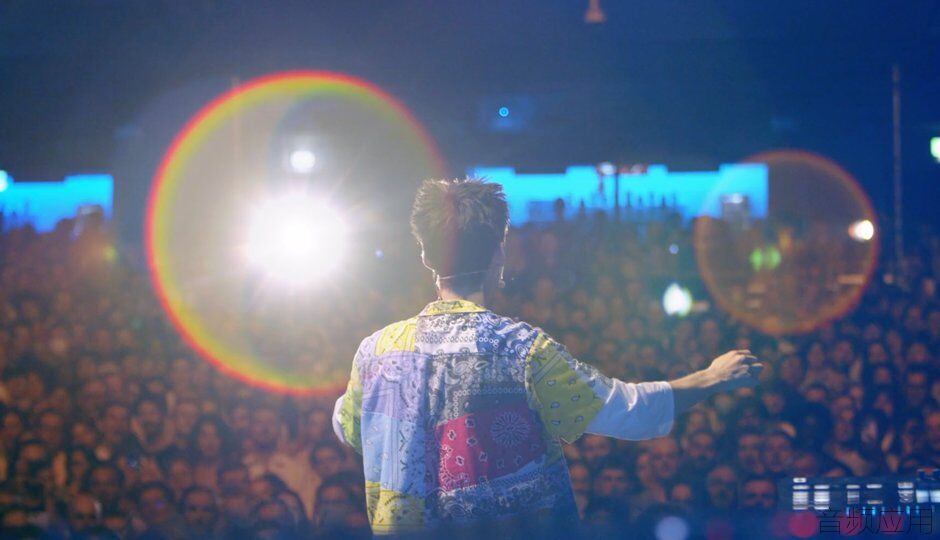 img-ce-gallery-jacob_collier_product_page_03_gallery01-6f6a49290f34c755c82a02461.jpg