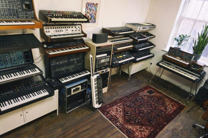 Resonance-Studios-Gear-700x466.jpg