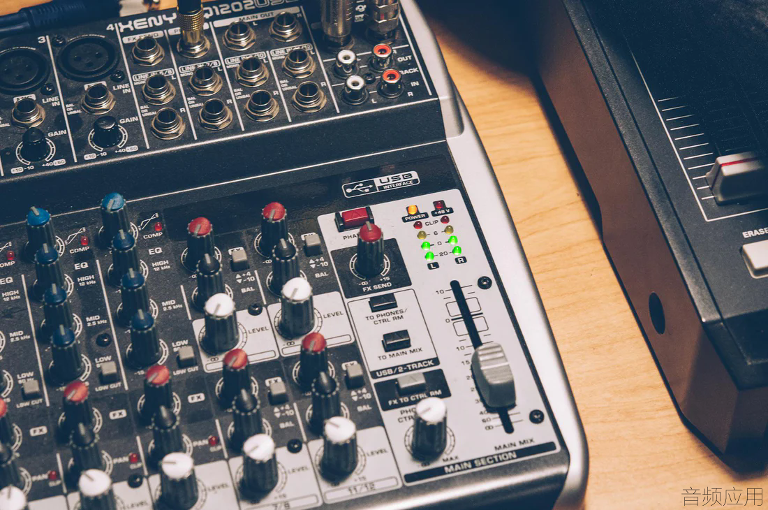 pexels-hendrikbgr-744321_006e822a-5d0d-4127-b7ee-e3ce33362e04.webp.png