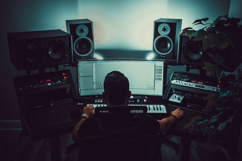 troy-t-dX76Mts-LVM-unsplash.jpg