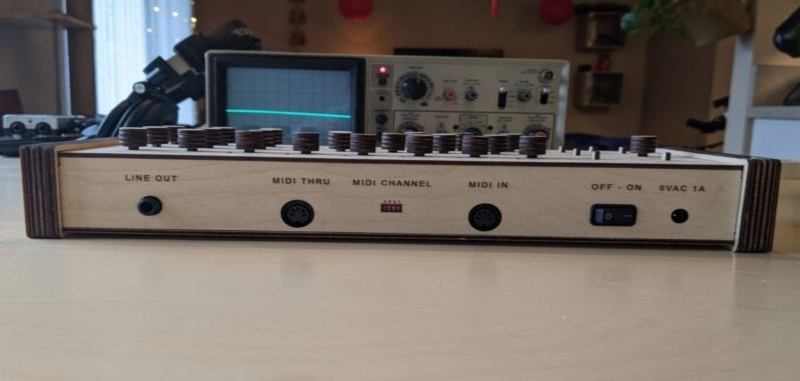 Daydreamer-Synth-1-backside.jpg