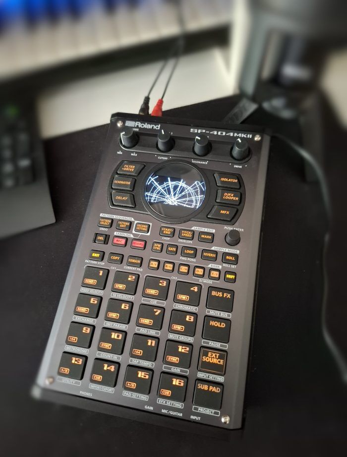 Roland-SP-404-MKII-top-700x922.jpg