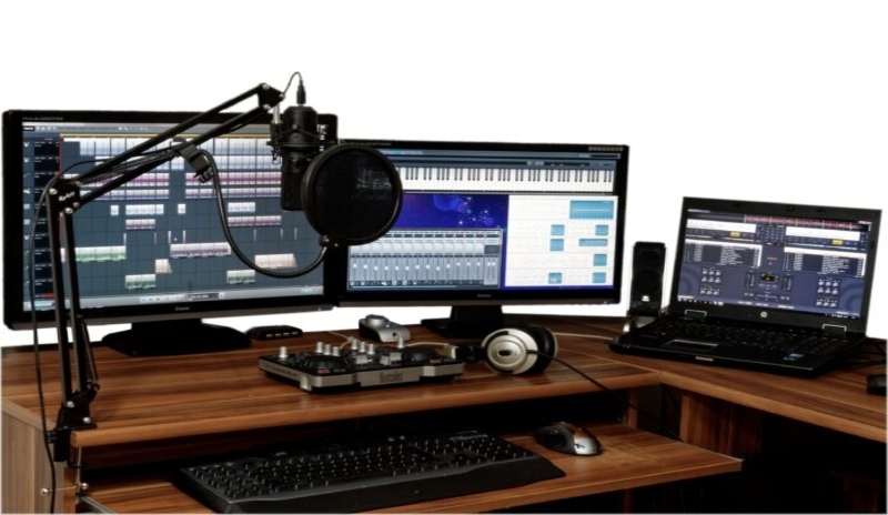 audio-business-computer-265672-696x464.jpg