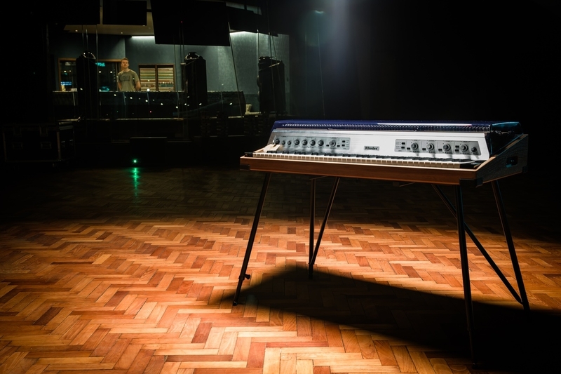 Rhodes-MK8-MIDI-Abbey-Road-Studios-700x467.jpg