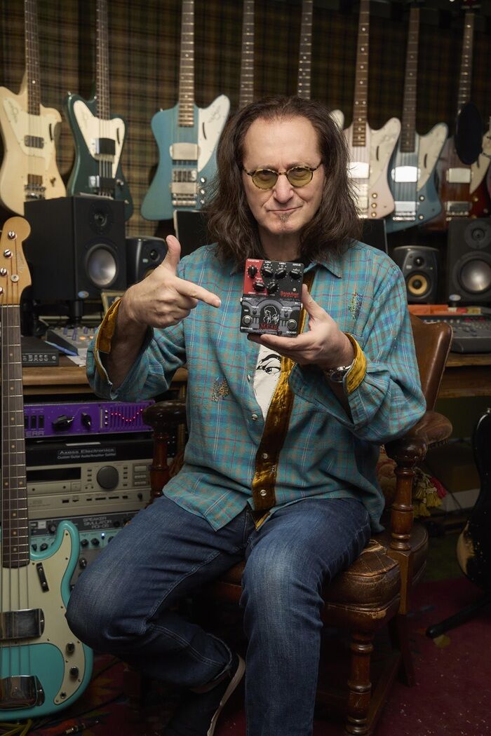 1159452d1752250919-tech-21-announces-autographed-geddy-lee-mp40-special-charity-.jpg