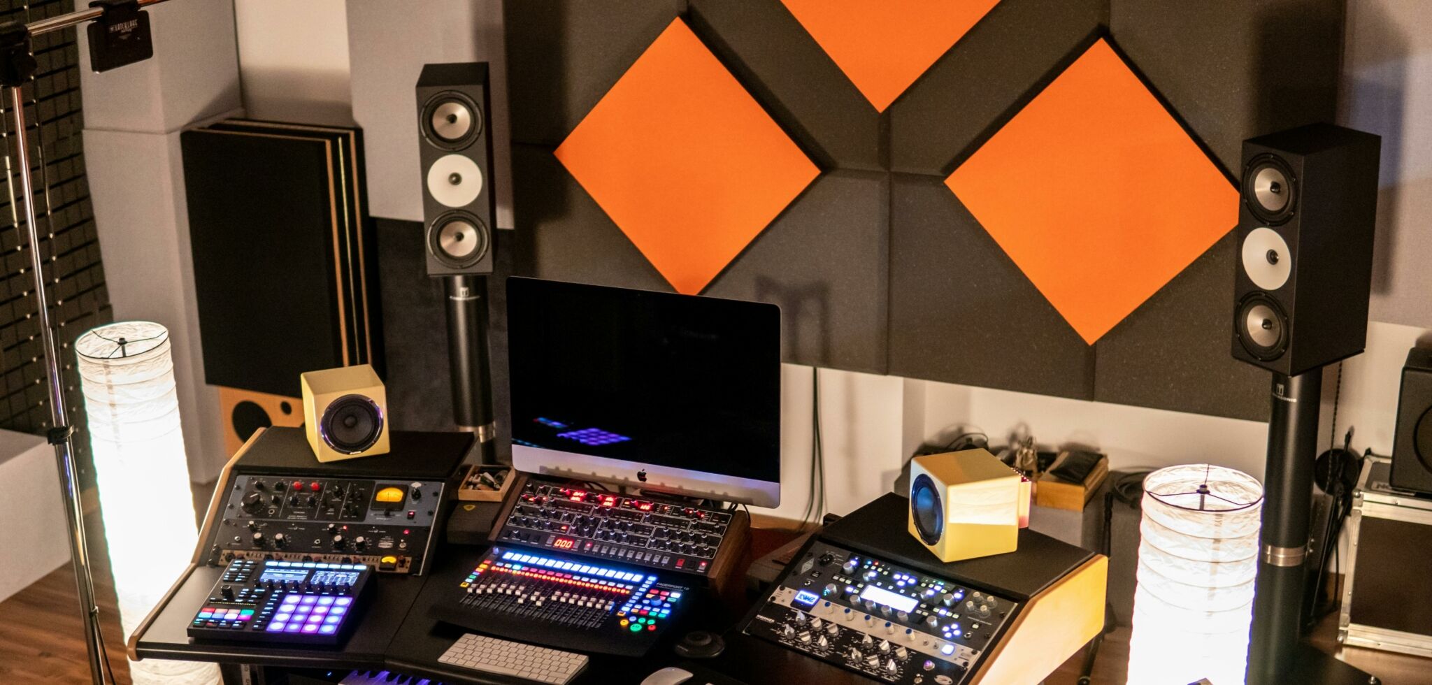 Improving-Room-Acoustics-e1742489757750-2048x980.jpg