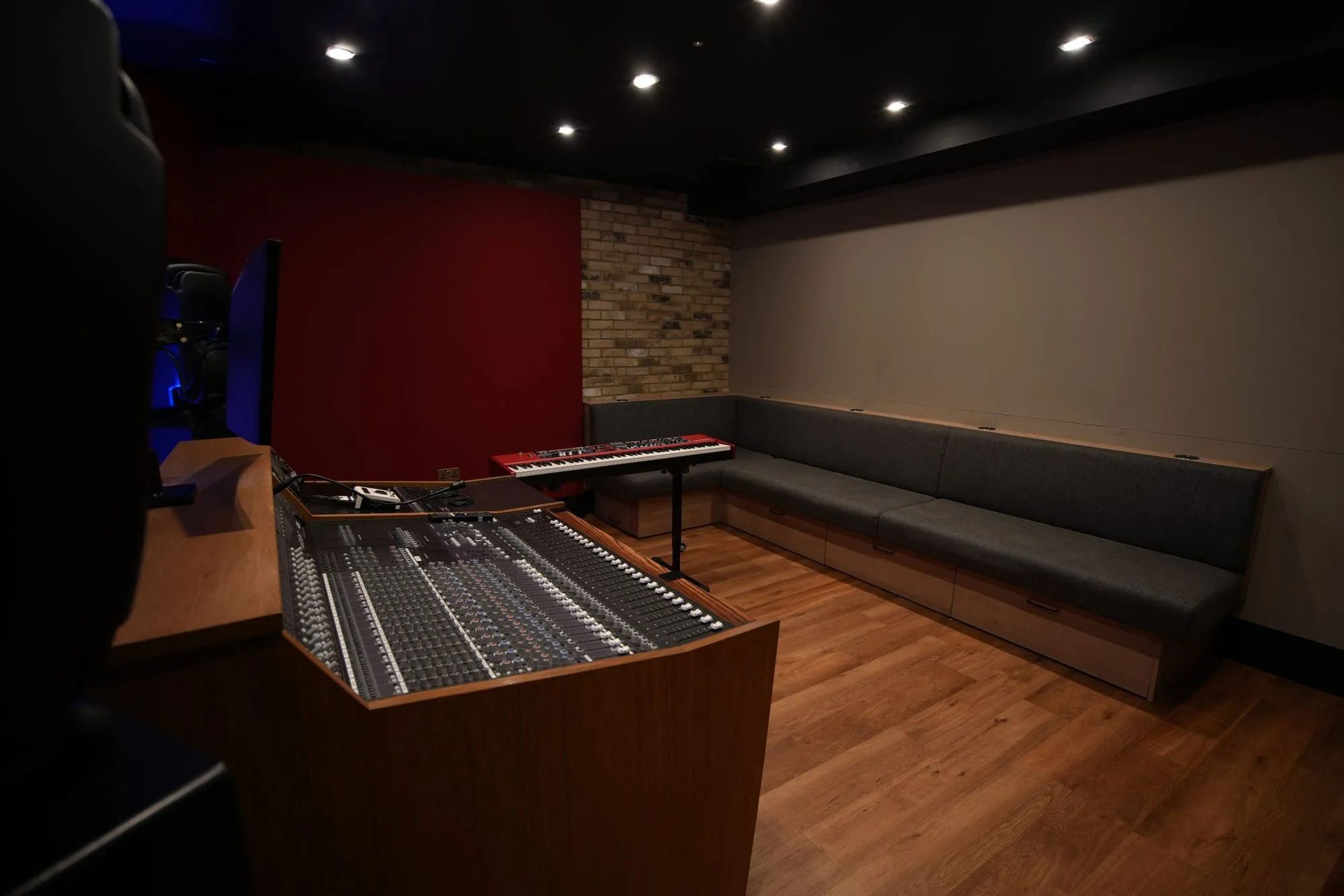 68ad895b719956709221e596_682767d790c3ed621c11d4b1_DSC00569-scaled (1)-p-2000.jpg