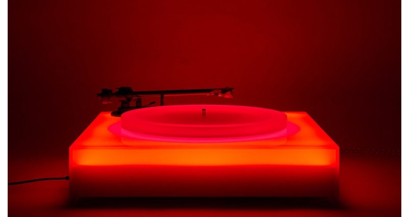Meet Brian Enos turntable a marvellous light cycling LED art piece